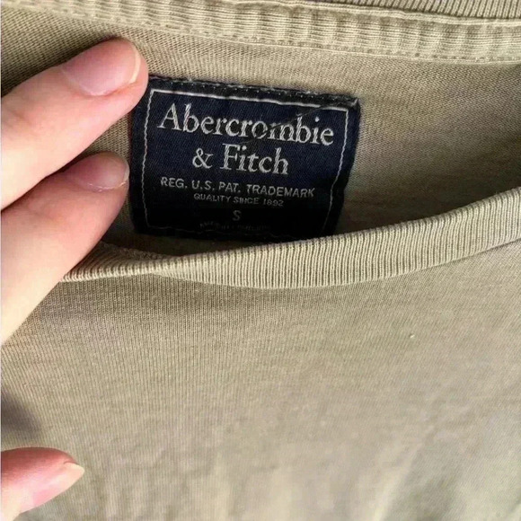 Abercrombie & fitch green crewneck long sleeve shirt in size small. - Picture 3 of 4